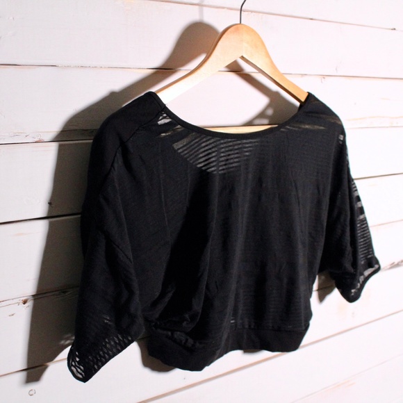 Made in Cali Crop Top Black - Picture 2 of 9